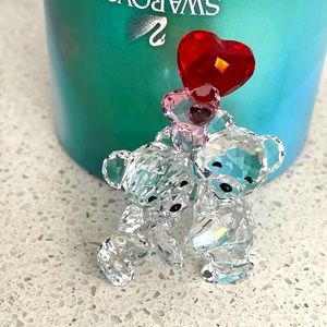 Collectors Kris bear heart balloon